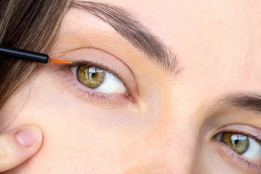 5 Proven Ways to Grow Longer Lashes Naturally (That Actually Work)